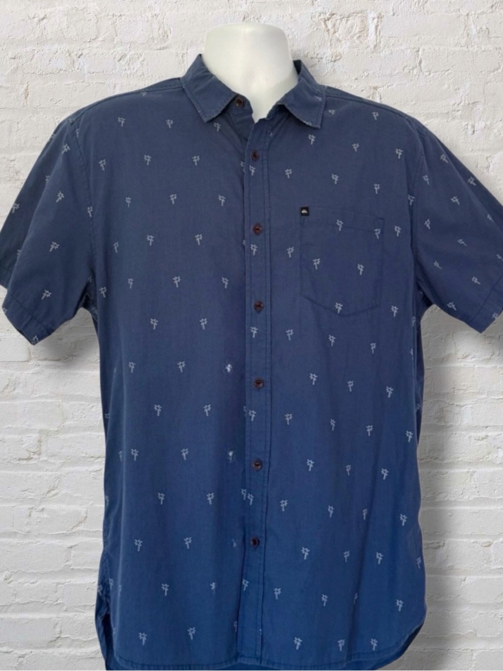 Quiksilver Men’s Modern Fit Shirt L Blue Palm Tree Print Button-Up Surf Style